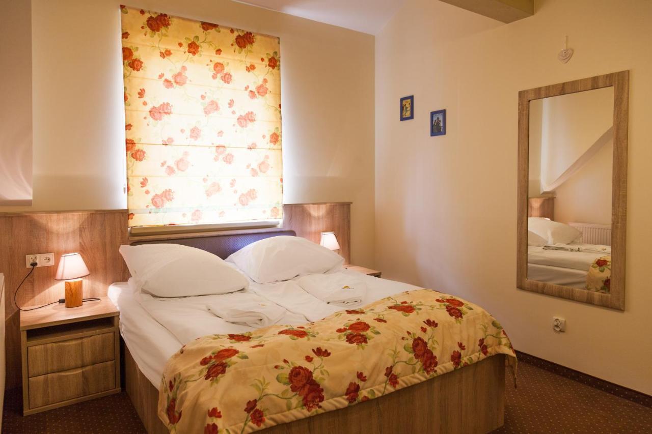 Sloneczny Port Bed & Breakfast Mikołajki Bagian luar foto